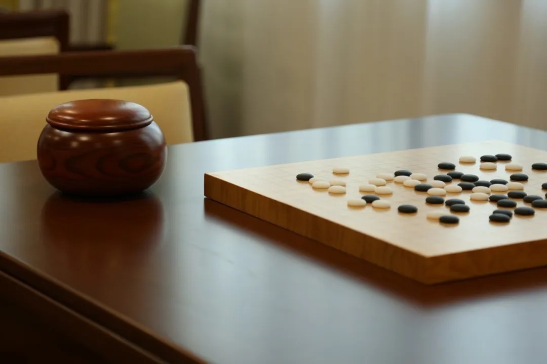 可以下棋和打麻将的网红适老化棋牌桌