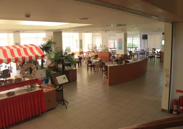 养老院的餐厅饭堂